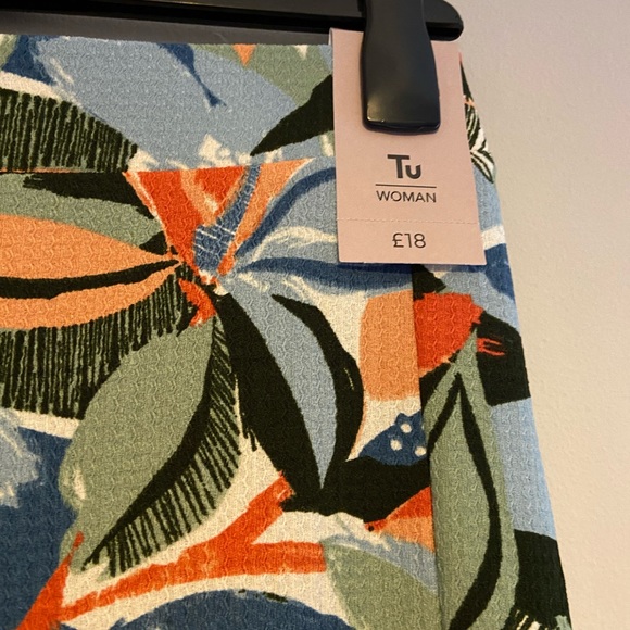 BRAND NEW WITH TAGS TU Summer Print Skirt - Size 14 UK - Picture 3 of 6